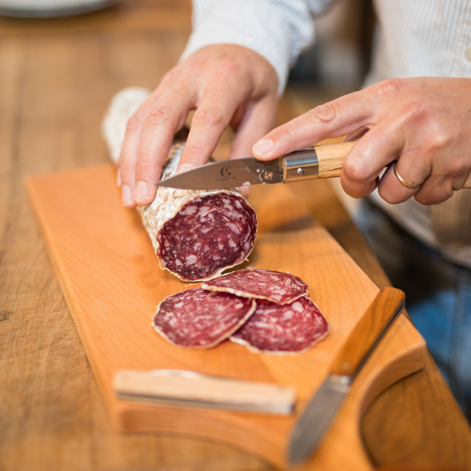 Couteau pliant Gueuleton – Chêne & acier Z40C13, fabrication Thiers