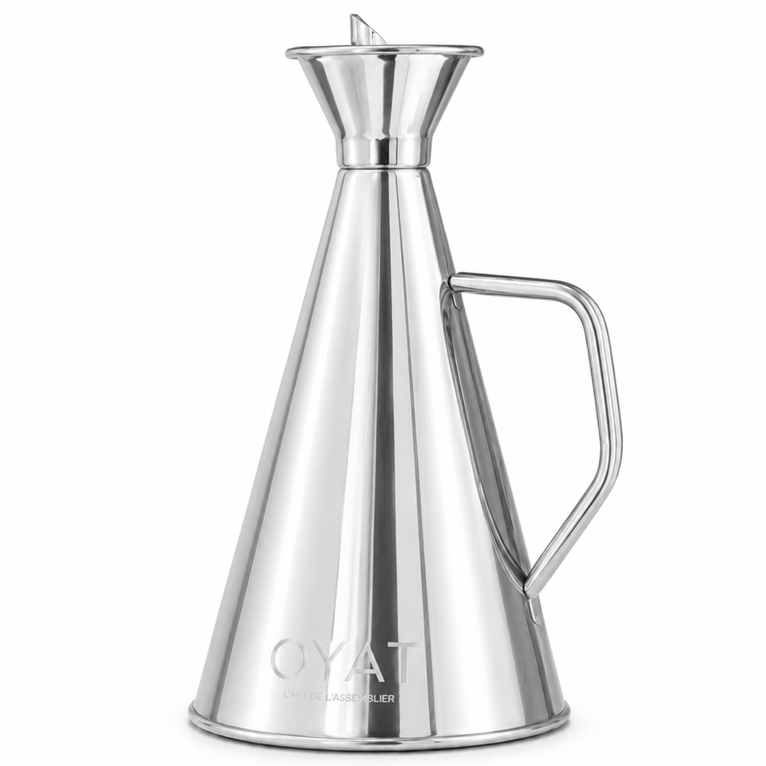 Burette à huile en inox pour brasero et plancha. Bec verseur fin pour un dosage précis, contenance 250 ml. Accessoire de cuisson extérieure OYAT × Gueuleton.