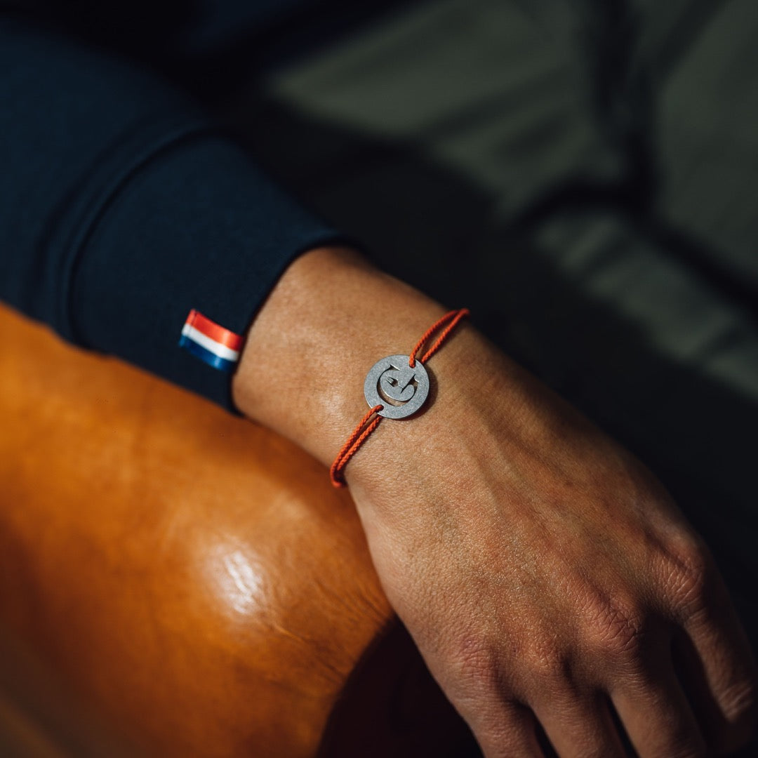 bracelet-medaille-gueuleton-orange-rouge1