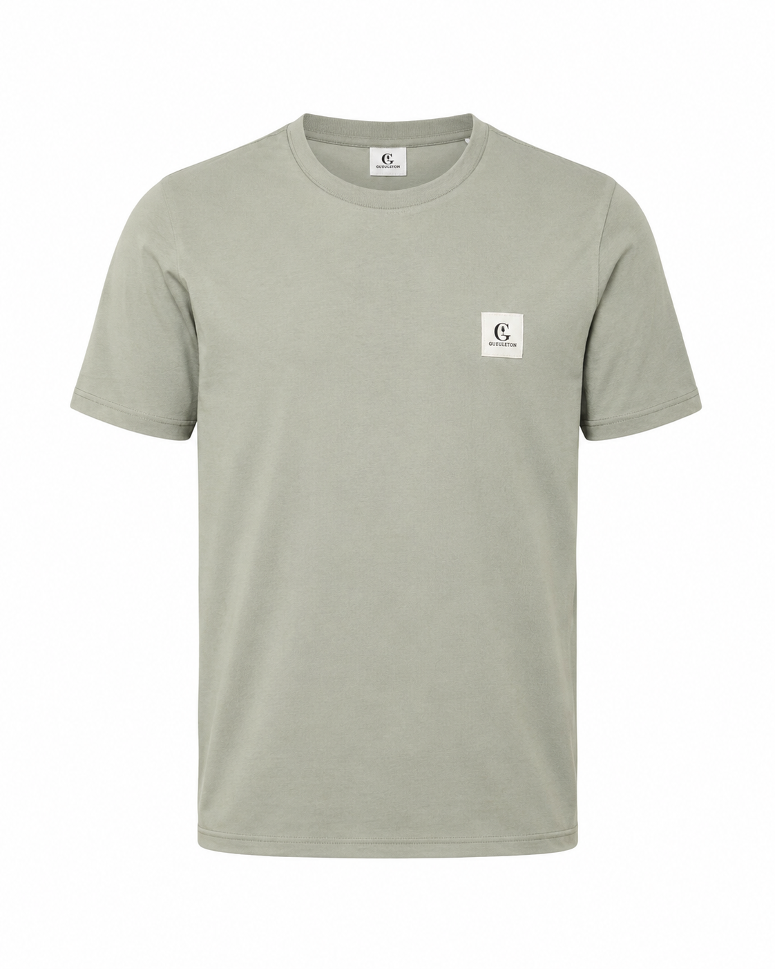 T-shirt vert sauge Gueuleton col rond manches courtes, patch tissé logo G Gueuleton sur la poitrine gauche, coton organique 180 g/m²